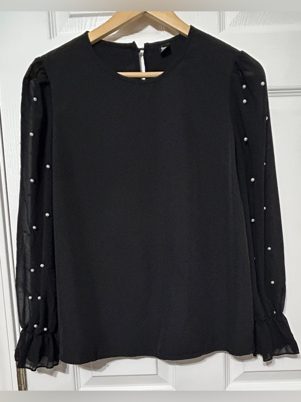 GREFIT Women’s Black Pullover Blouse Puff Sleeves Pearls Size XS